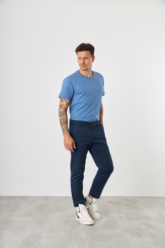 Calça Casual Slim Masculina de Sarja Azul Marinho