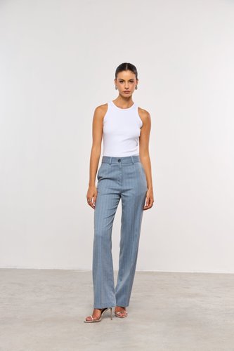 Calça Feminina Reta de Risca de Giz Azul