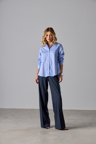 Camisa Feminina Ampla com Bolso Azul Listrada