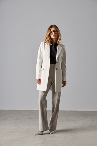 Casaco Feminino Reto Alongado 2 Botões Off White